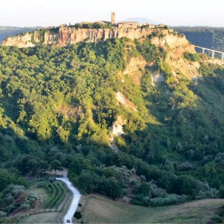 Le Calanque La Terrazza Su Civita Lubriano ภายนอก รูปภาพ