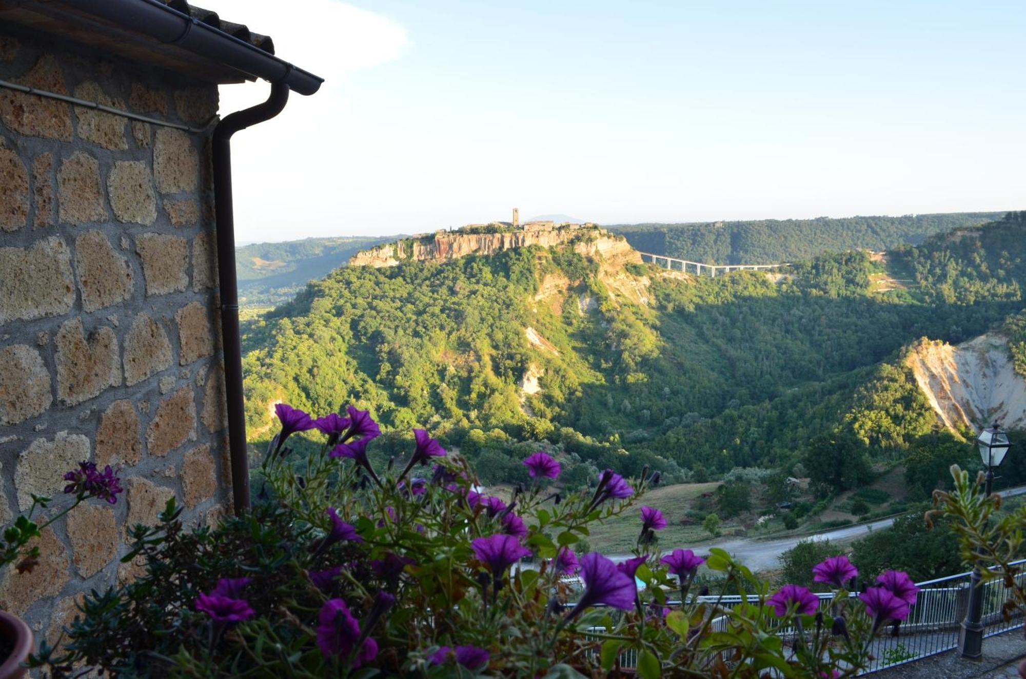 Le Calanque La Terrazza Su Civita Lubriano ภายนอก รูปภาพ